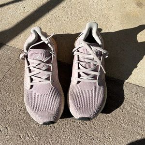 Adidas ultraboost woman’s size 6.5 light pink worn